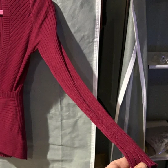 Express W Sz XS Burgundy Criss Cross-Neck Sweater EUC very fitting. FIRM 10 - Picture 6 of 7